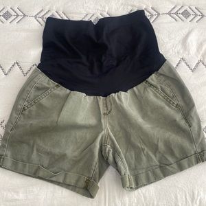 Maternity a:glo Mid-Length Belly shorts